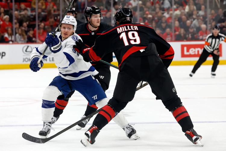 Les Hurricanes de la Caroline ont triomphé du Lightning de Tampa Bay lors de ce match